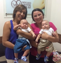 Recebi hoje a visita mais do que ilustre da querida Alexiane e seus bebês gêmeos Lucas e Nicolas, com 4 meses de muita gostosura e esperteza